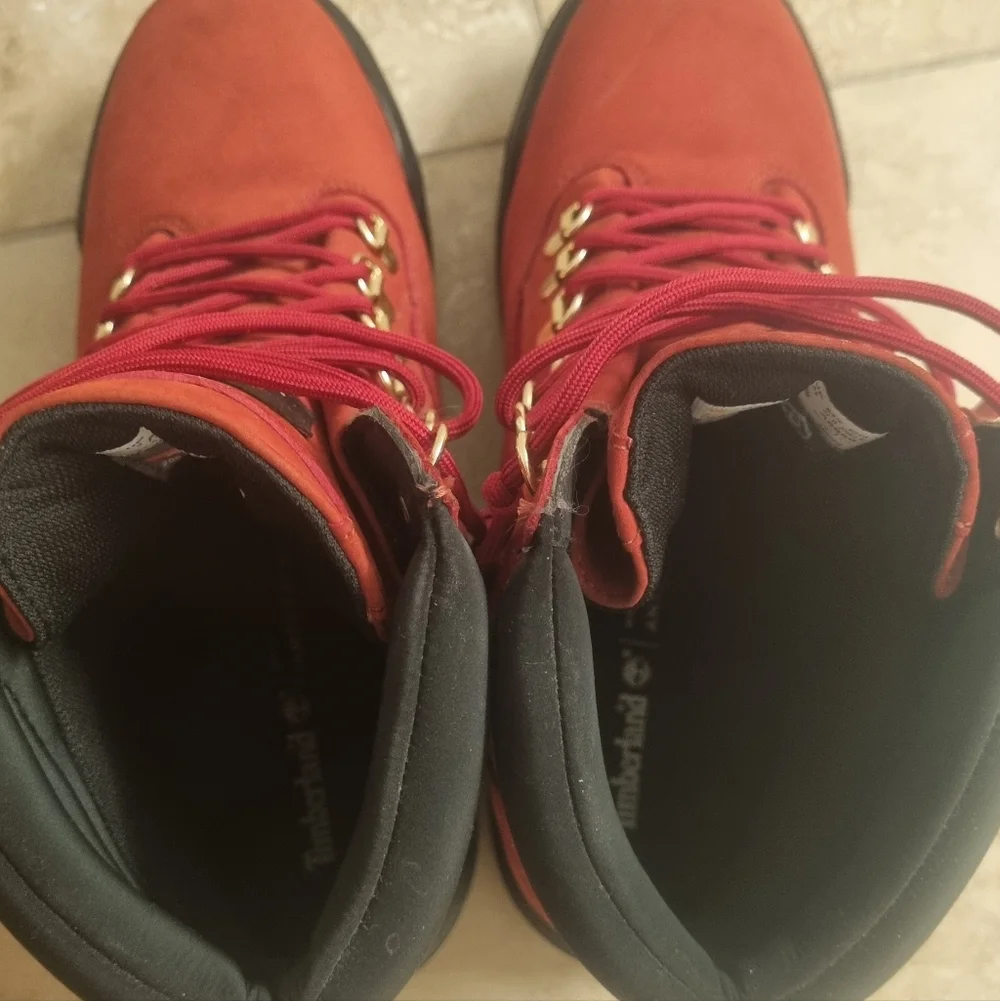 Timberland Red Suede Men's Lace-Up Boots with Gold Hardware - Picture 6 of 8